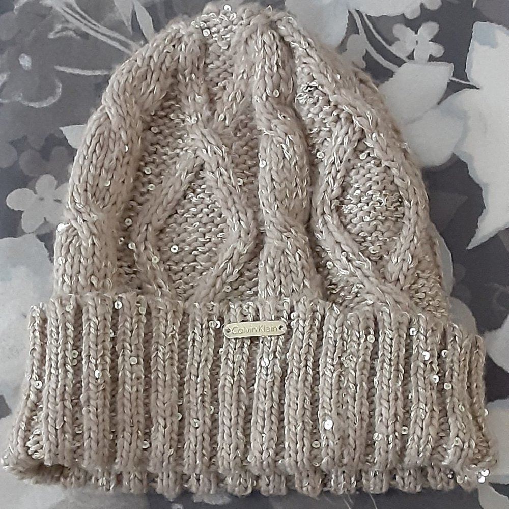CAVIN KLEIN cable knit HAT - Camel with sequins